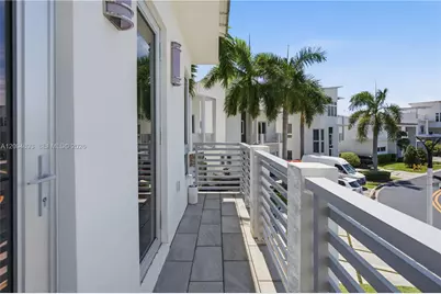 8221 NW 34th Dr, Doral, FL 33122 - Photo 55