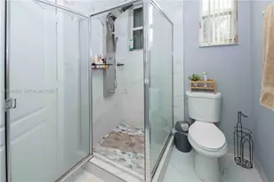 873 NW 135th Ave, Pembroke Pines, FL 33028 - Photo 21