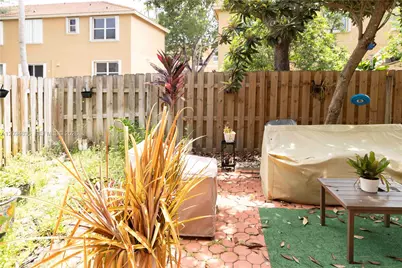 873 NW 135th Ave, Pembroke Pines, FL 33028 - Photo 27
