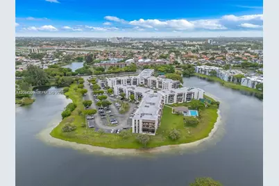 1350 SW 122nd Ave #317, Miami, FL 33184 - Photo 3