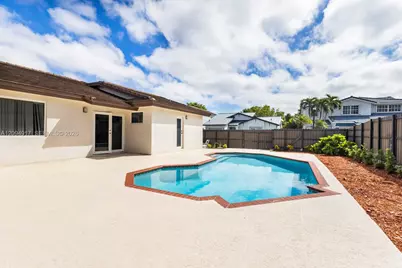 8520 SW 207th Ter, Cutler Bay, FL 33189 - Photo 13