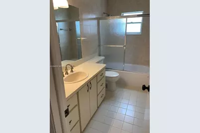 1024 NW 90th Way, Plantation, FL 33322 - Photo 15