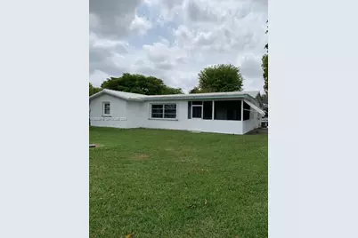 1024 NW 90th Way, Plantation, FL 33322 - Photo 17