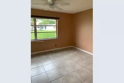 1024 NW 90th Way, Plantation, FL 33322 - Photo 5