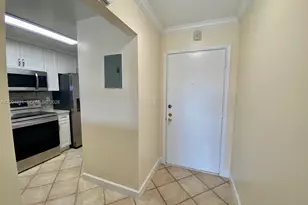 8881A Fontainebleau Blvd, Miami, FL 33172 - Photo 31