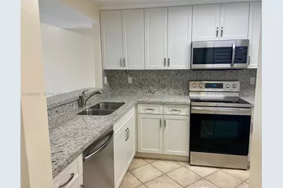 8881 A Fontainebleau Blvd #307, Miami, FL 33172 - Photo 5