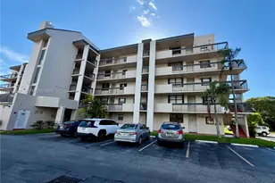 8881A Fontainebleau Blvd, Miami, FL 33172 - Photo 3