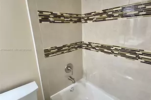 8881A Fontainebleau Blvd, Miami, FL 33172 - Photo 19