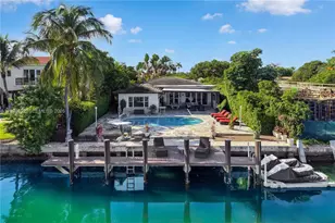 435 N Shore Dr, Miami Beach, FL 33141 - Photo 1