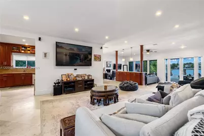 435 N Shore Dr, Miami Beach, FL 33141 - Photo 9