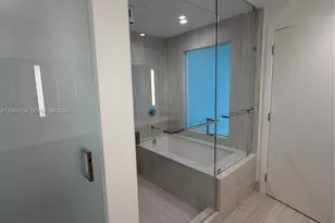 2411 Laguna Cir, Miami, FL 33181 - Photo 11