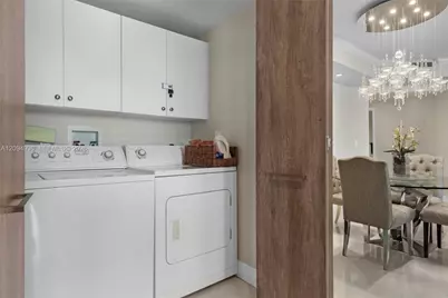 848 Brickell Key Dr #3905, Miami, FL 33131 - Photo 15