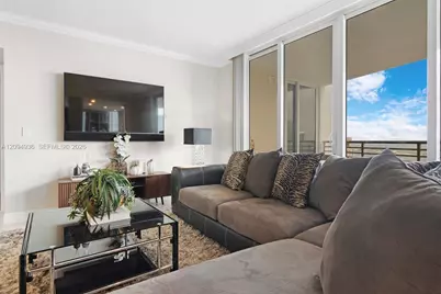 848 Brickell Key Dr #3905, Miami, FL 33131 - Photo 5
