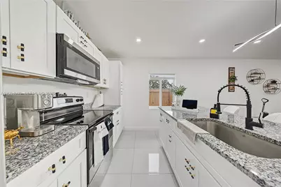 530 SW 7th Ave, Homestead, FL 33030 - Photo 7