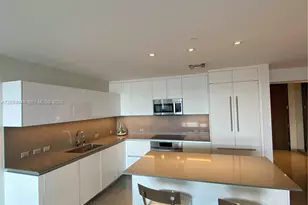 88 SW 7th St, Miami, FL 33130 - Photo 5
