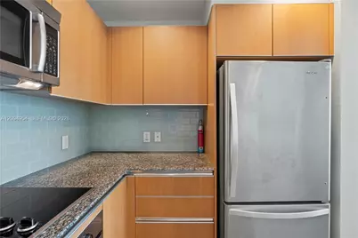 1050 Brickell Ave #1418, Miami, FL 33131 - Photo 9