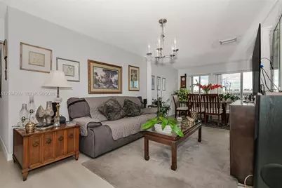 329 SE 3rd St #502P, Hallandale Beach, FL 33009 - Photo 5