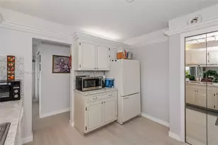 329 SE 3rd St, Hallandale Beach, FL 33009 - Photo 15
