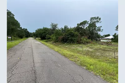 17 Roosevelt Ave, Lehigh Acres, FL 33936 - Photo 5