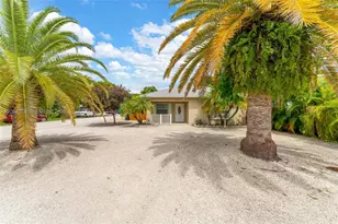 547 Plante St, Key Largo, FL 33037 - Photo 1