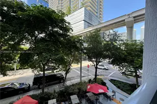 31 SE 6th St, Miami, FL 33131 - Photo 15