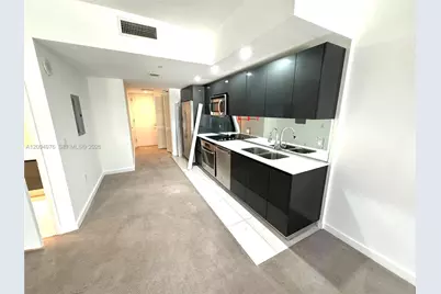 31 SE 6th St #903, Miami, FL 33131 - Photo 3