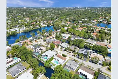 2330 NE 195th St, Miami, FL 33180 - Photo 37