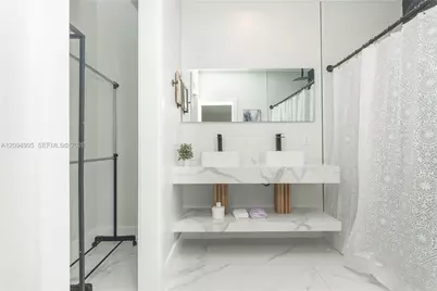 2360 SW 12th St, Miami, FL 33135 - Photo 27