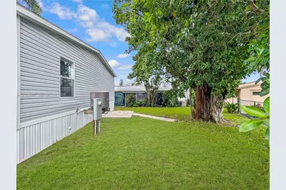 1910 SW 85th Ln, Davie, FL 33324 - Photo 27