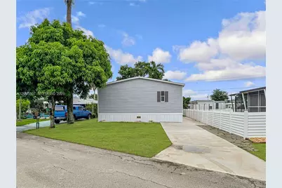 1910 SW 85th Ln, Davie, FL 33324 - Photo 1