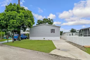 1910 SW 85th Ln, Davie, FL 33324 - Photo 1