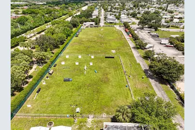 1910 SW 85th Ln, Davie, FL 33324 - Photo 39