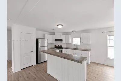 1910 SW 85th Ln, Davie, FL 33324 - Photo 9