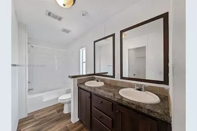 1910 SW 85th Ln, Davie, FL 33324 - Photo 17