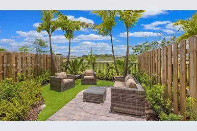 2588 SE 25 Dr, Homestead, FL 33035 - Photo 9