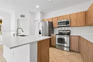 8666 NW 109th Ct, Doral, FL 33178 - Photo 5