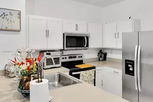 634 SW 12th St, Florida City, FL 33034 - Photo 9
