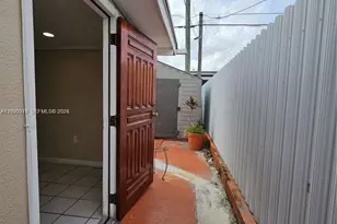 4596 E 8th Ct, Hialeah, FL 33013 - Photo 25