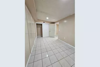 4596 E 8th Ct, Hialeah, FL 33013 - Photo 19