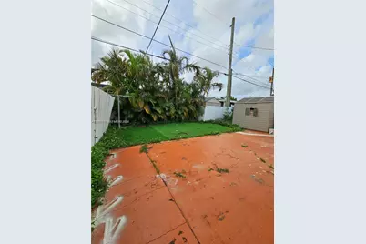 4596 E 8th Ct, Hialeah, FL 33013 - Photo 27
