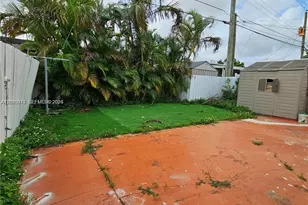 4596 E 8th Ct, Hialeah, FL 33013 - Photo 27