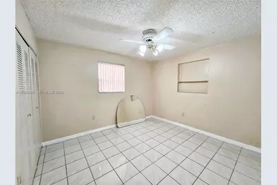 4596 E 8th Ct, Hialeah, FL 33013 - Photo 9