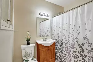 17401 NE 11th Ct, Miami, FL 33162 - Photo 21