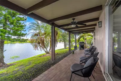 11817 SW 7th St, Pembroke Pines, FL 33025 - Photo 25