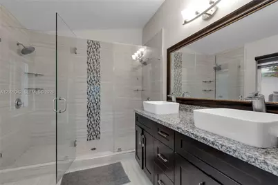 11817 SW 7th St, Pembroke Pines, FL 33025 - Photo 23