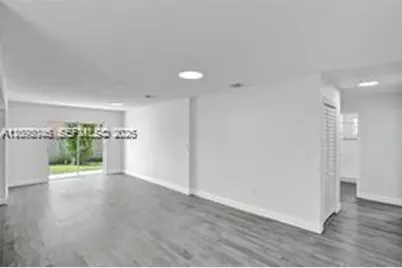 3074 SW 17th St #rear, Miami, FL 33145 - Photo 7