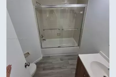 210 Lake Pointe Dr #210, Oakland Park, FL 33309 - Photo 5