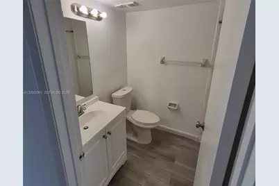 210 Lake Pointe Dr #210, Oakland Park, FL 33309 - Photo 7