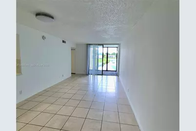 210 Lake Pointe Dr #210, Oakland Park, FL 33309 - Photo 3