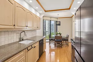 20191 E Country Club Dr, Aventura, FL 33180 - Photo 9